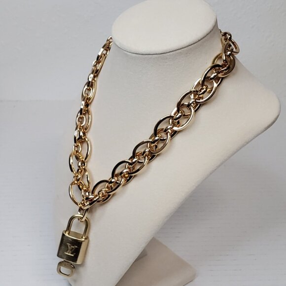 Authentic Louis Vuitton Gold Padlock with Unbranded Punky Gold Plated Chain - Picture 11 of 12